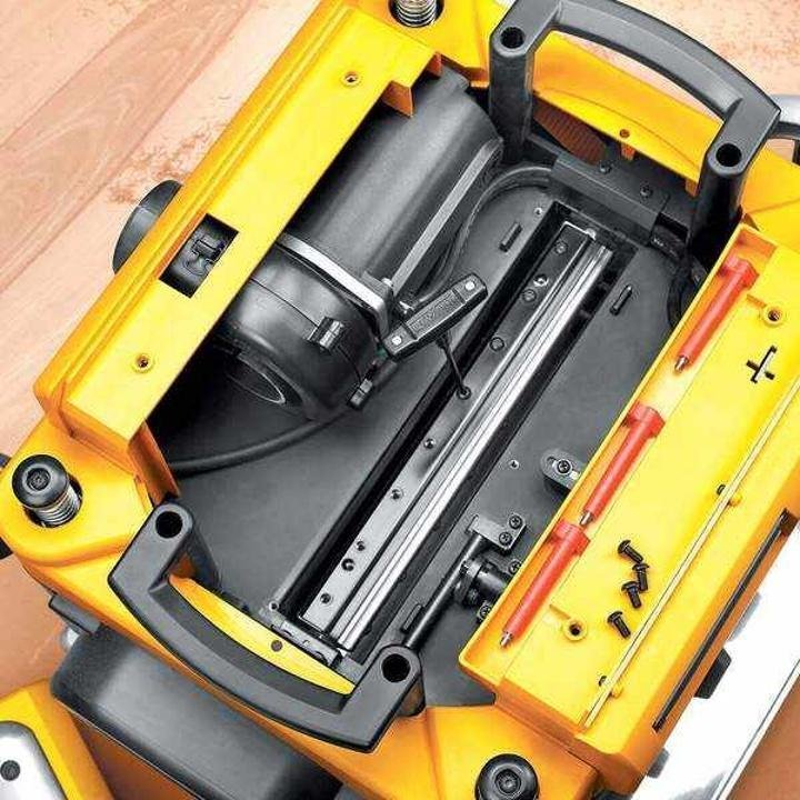 DeWALT DW735X 13-Inch Two-Speed Woodworking Thickness Planer + Tables & Knives - Image 7